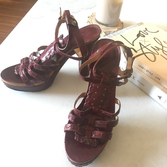 New! Frye Grace T strap leather platform sandal - Picture 10 of 13